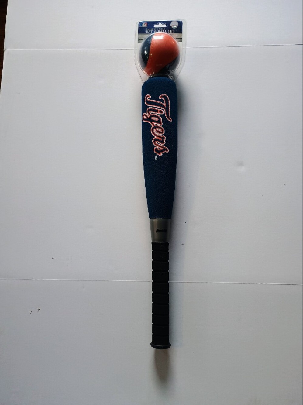 Detroit Tigers 21" Foam Bat & Ball Set by Franklin Sports
